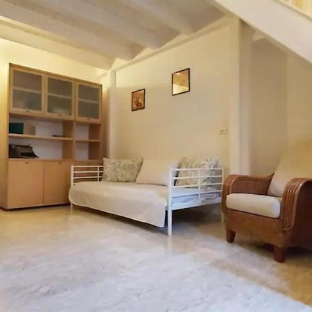 Holiday House Nel Cuore Di Бари Екстериор снимка