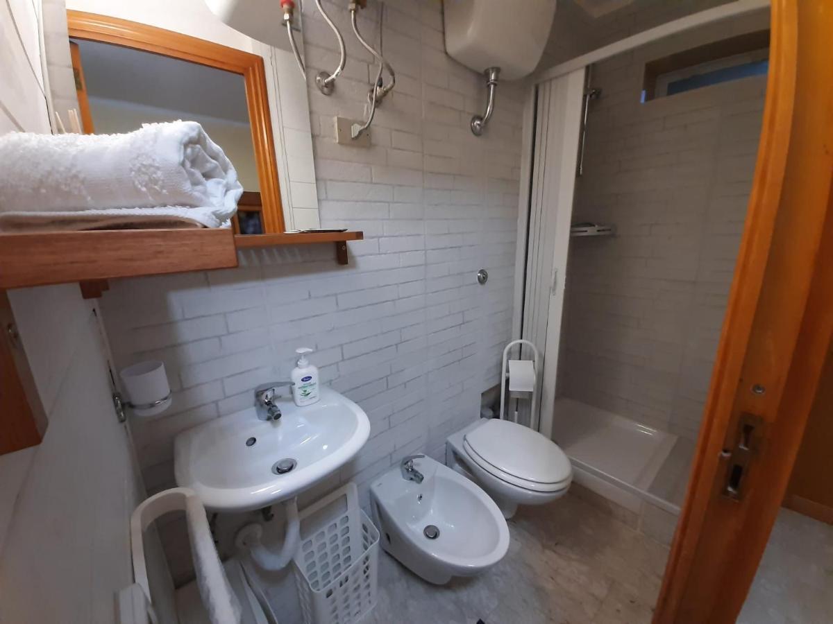 Holiday House Nel Cuore Di Бари Екстериор снимка