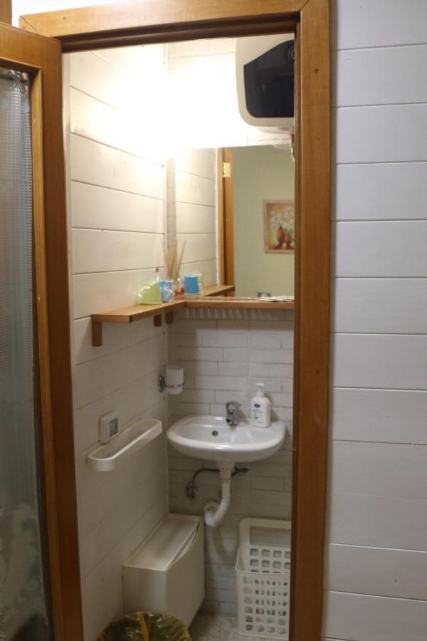 Holiday House Nel Cuore Di Бари Екстериор снимка