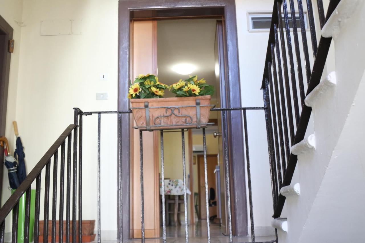 Holiday House Nel Cuore Di Бари Екстериор снимка