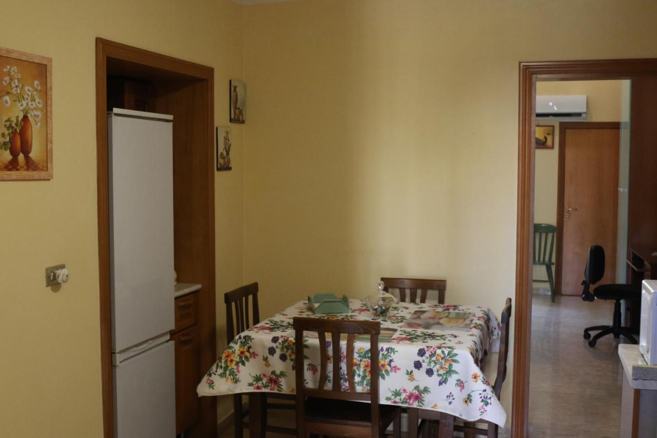 Holiday House Nel Cuore Di Бари Екстериор снимка