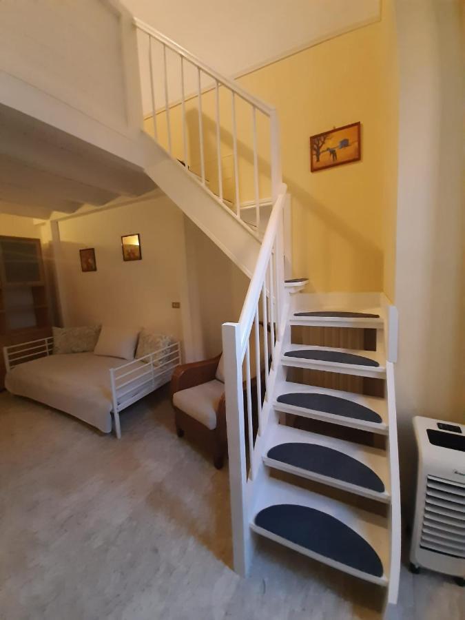 Holiday House Nel Cuore Di Бари Екстериор снимка