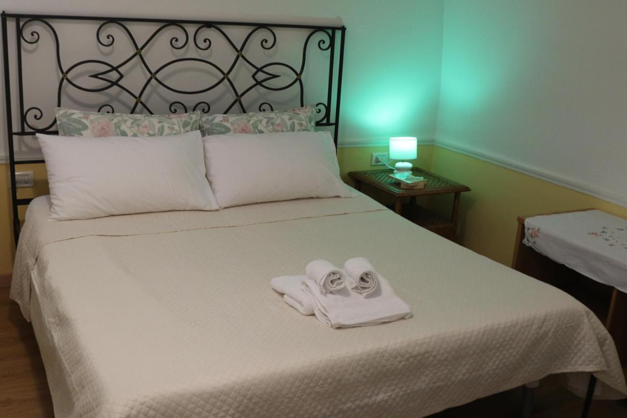 Holiday House Nel Cuore Di Бари Екстериор снимка