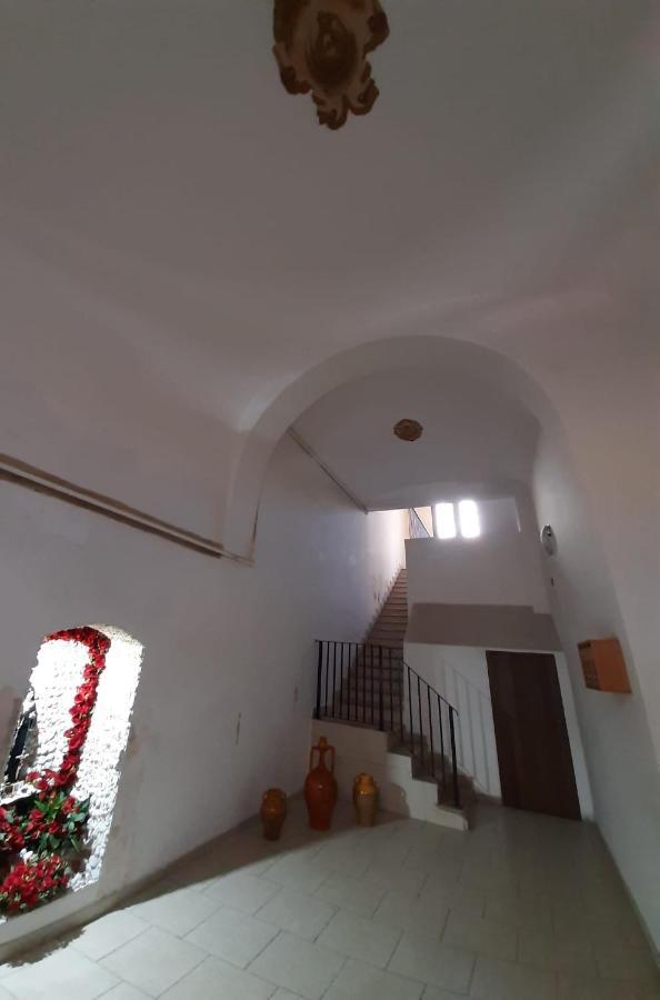 Holiday House Nel Cuore Di Бари Екстериор снимка