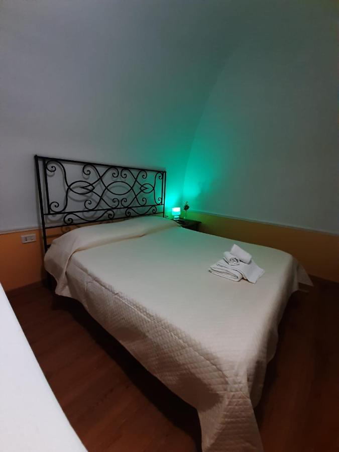 Holiday House Nel Cuore Di Бари Екстериор снимка