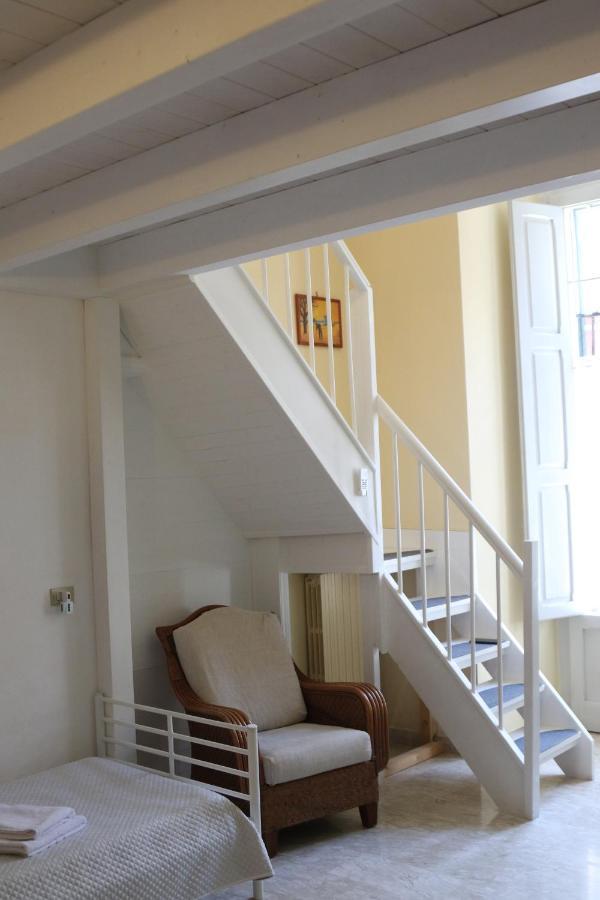 Holiday House Nel Cuore Di Бари Екстериор снимка