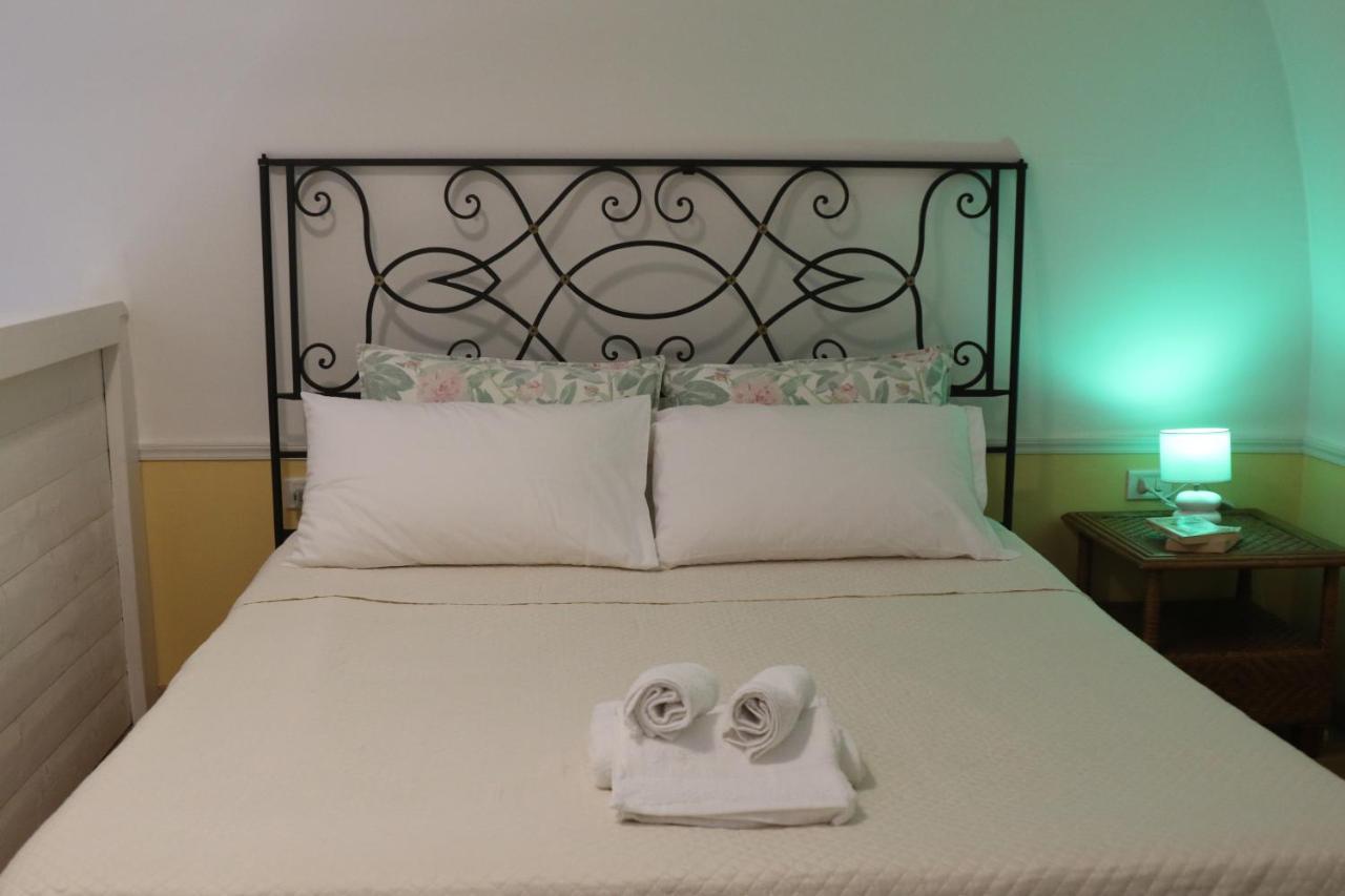 Holiday House Nel Cuore Di Бари Екстериор снимка