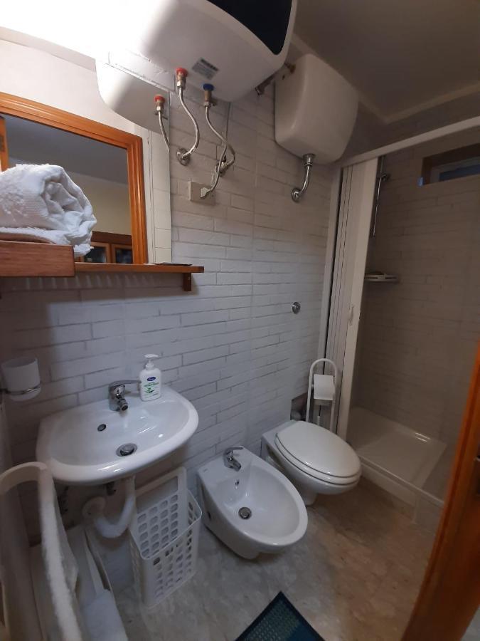 Holiday House Nel Cuore Di Бари Екстериор снимка