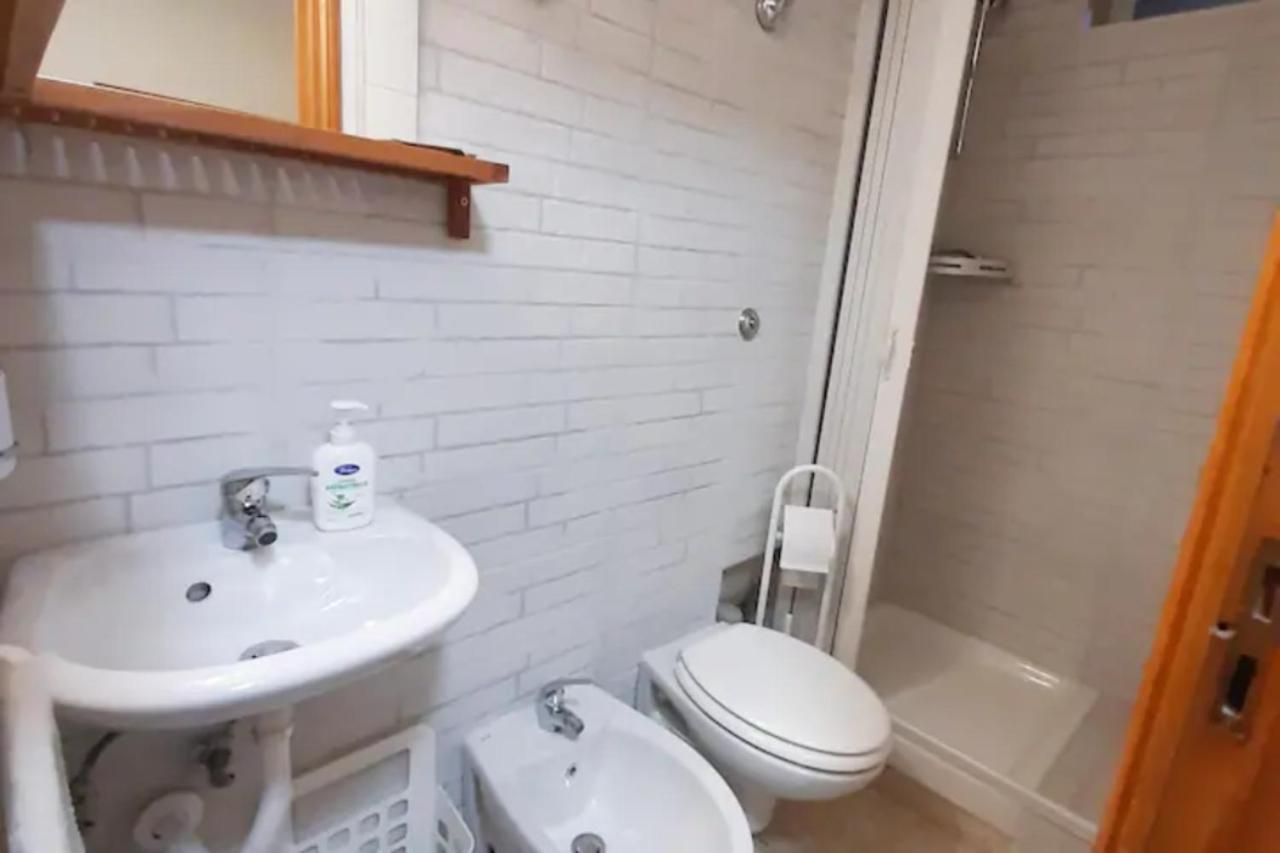 Holiday House Nel Cuore Di Бари Екстериор снимка